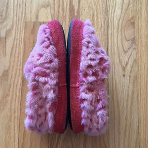 Acorn Slippers sz 12/13 toddler pink fluffy faux fun outfit our cheetah spots